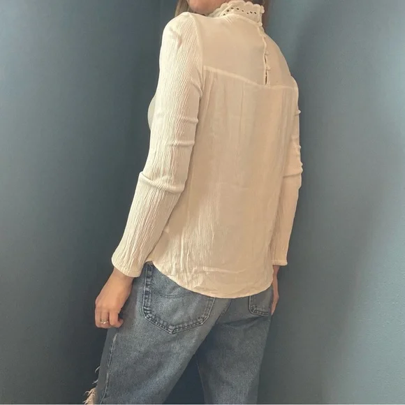 White High Neck Long Sleeve Blouse size small - Picture 3 of 6